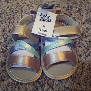 Baby girl Oshkosh sandals size 3